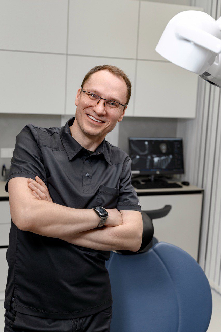 Лікар-хірург-стоматолог вищої кваліфікаційної категорії - Передрій Руслан Миколайови